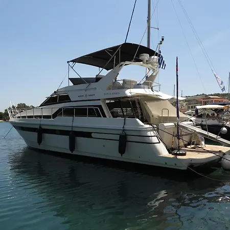 Santa Maria Úszó hotel