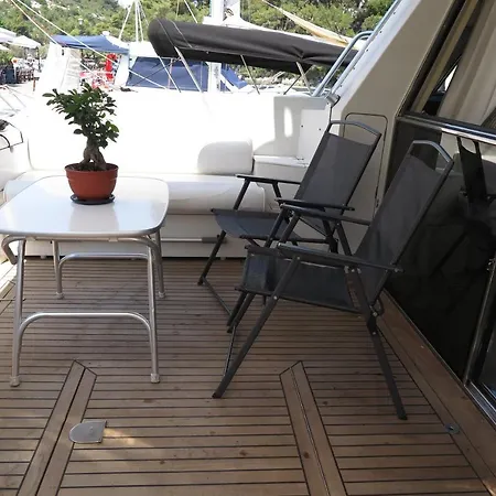 Botel Santa Maria *