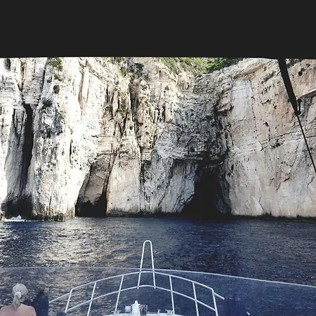 Πλωτό κατάλυμα Santa Maria